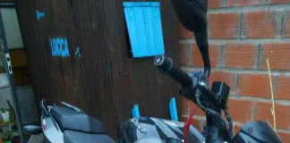 Desconocidos sustraen una moto tras violentar el candado del garaje