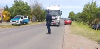 Accidente en Uncal y Artusi: Aclaración «Motociclista colisiona con automóvil tras frenada brusca»