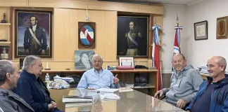 Lauritto con vecinos de Talita