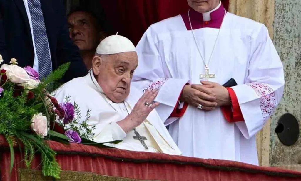 El papa Francisco participó de la misa de Pascua en el Vaticano