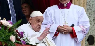 El papa Francisco participó de la misa de Pascua en el Vaticano