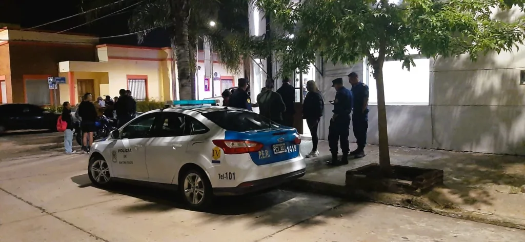Violento robo en una inmobiliaria: delincuentes atan a los dueños y huyen con joyas y dinero