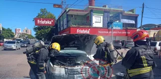 Principio de incendio vehicular en calle 9 de Julio