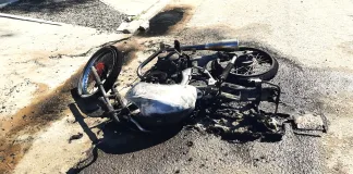 Se incendió una moto en calle 12 del Norte y Av. Frondizi