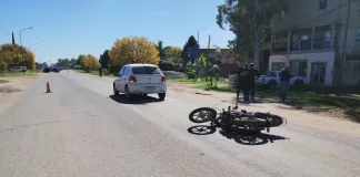 Dos siniestros viales en la ciudad: uno con lesiones leves y otro con un motociclista prófugo