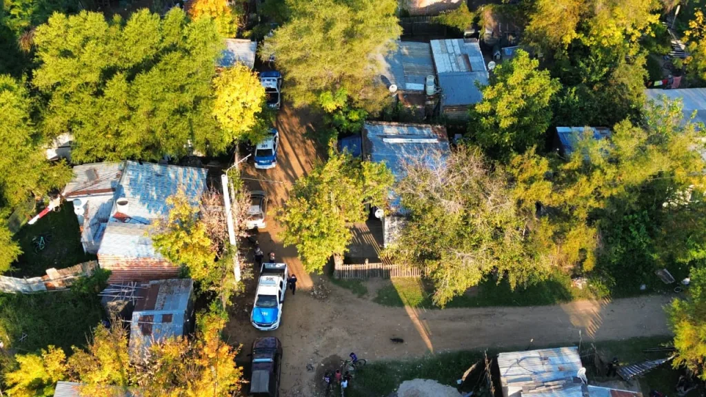 Seis allanamientos en Concordia por amenazas con arma de fuego: secuestran estupefacientes, municiones y aves silvestres