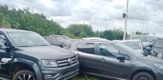 La provincia traslada los vehículos secuestrados en Brazo Largo