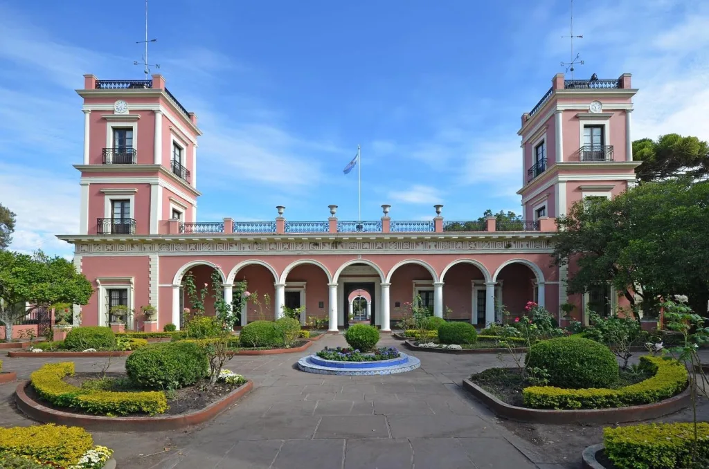 La Provincia avanza con la restauración del Palacio San José y prevé licitar la obra en los próximos días
