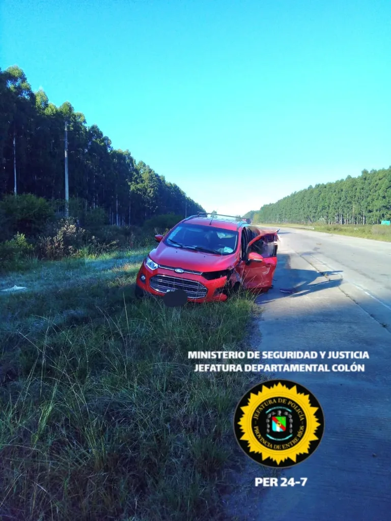 Un auto despistó en la Autovía Gervasio Artigas