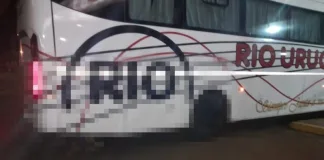 Escalofriante hallazgo: colectivo llegó a la terminal arrastrando un cadáver (video)