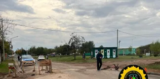 Siniestro vial con lesiones leves en calle Suipacha: ciclista de 76 años resultó herida tras colisión con un auto