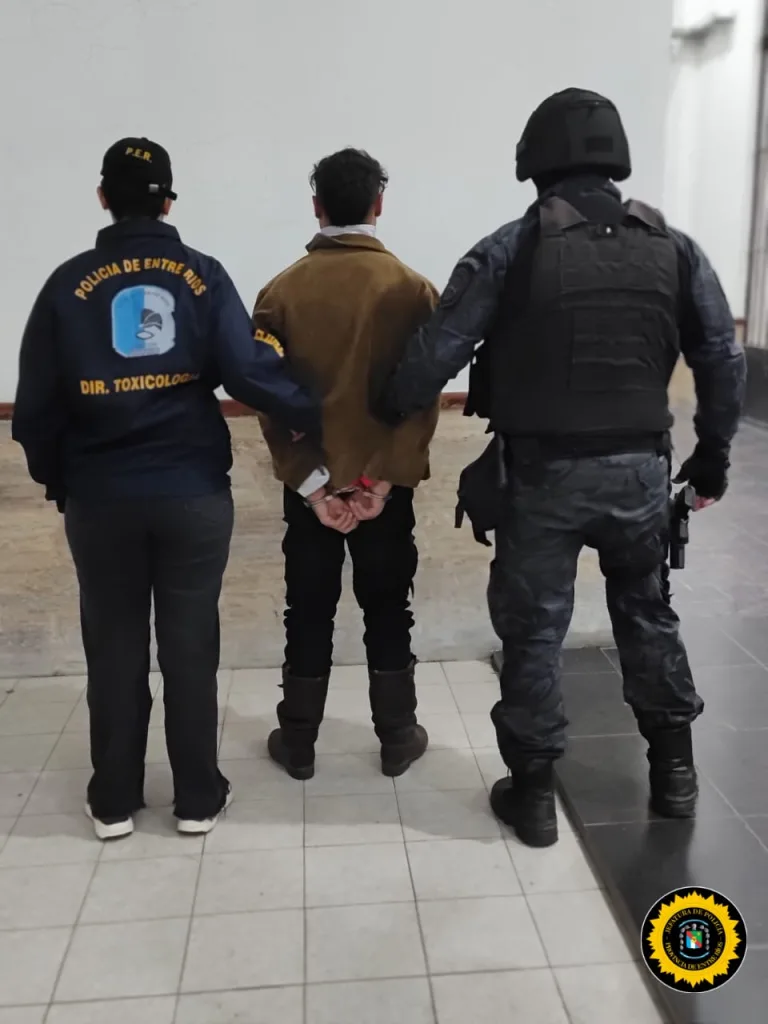Secuestro de cocaína y un detenido tras allanamiento por narcomenudeo en La Paz