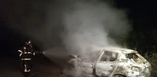 Se incendió un vehículo en Ruta «J» con pérdidas totales