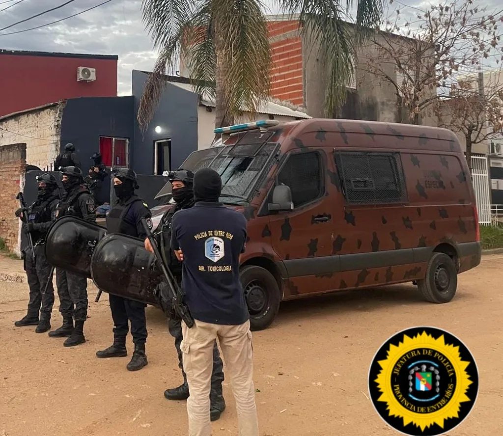 Cinco allanamientos, dos causas paralelas, por Narcomenudeo en Concordia