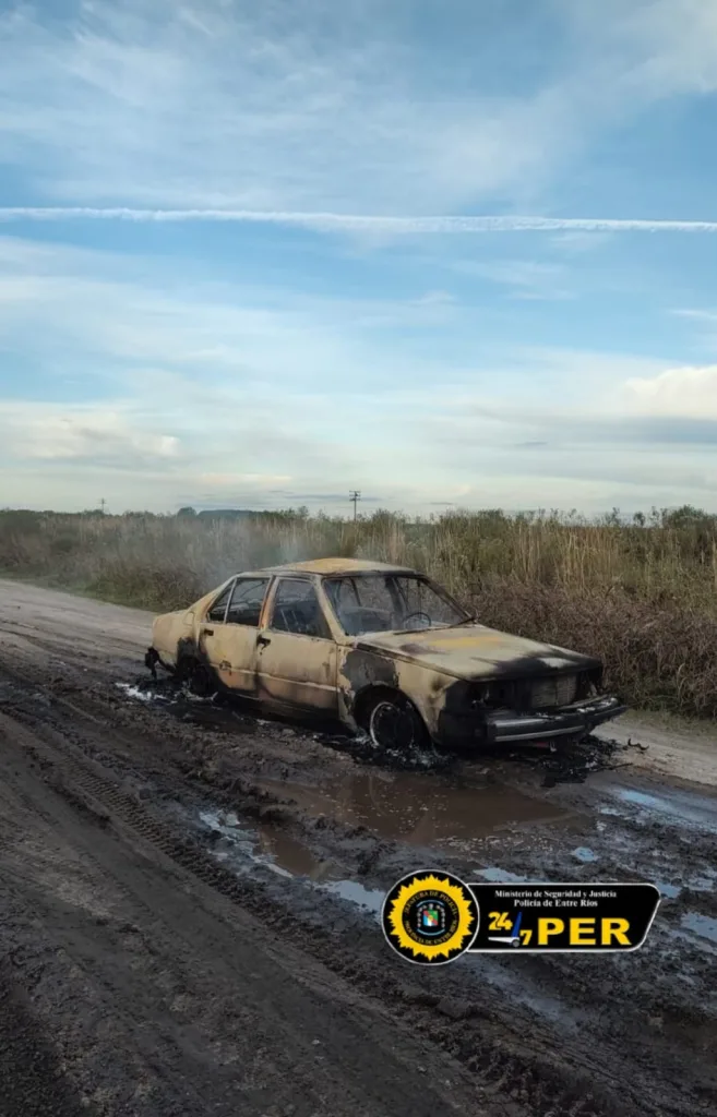 San Salvador: Incendio Total de un Vehículo en Camino a Yeruá
