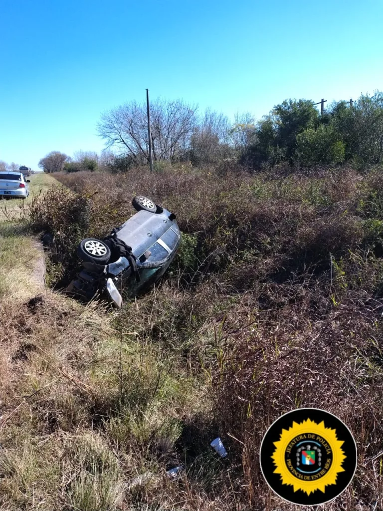 Ruta 39: Un joven resultó lesionado tras volcar su auto al colisionar con un camión en Herrera