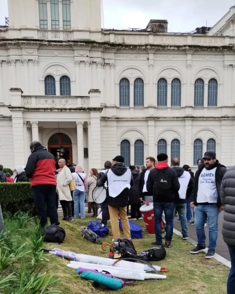 Acampe docente en Entre Ríos: AGMER desafía al gobierno provincial por la creación de OSER