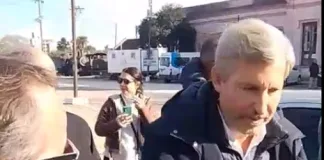 Ex empleados de “Tres Arroyos” entregaron petitorio al gobernador Frigerio reclamando el pago de indemnizaciones