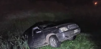 Conductor terminó en un zanjón y fue detenido por resistencia a la autoridad, lo encontraron dormido y ebrio