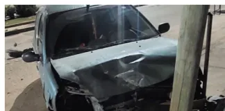 Conductor evadió control de tránsito, causó destrozos y fue detenido