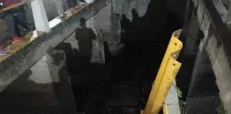 Auto choca contra un árbol y cae al vacío desde un puente en Chajarí