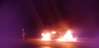 Incendio total de una camioneta en Autovía 12