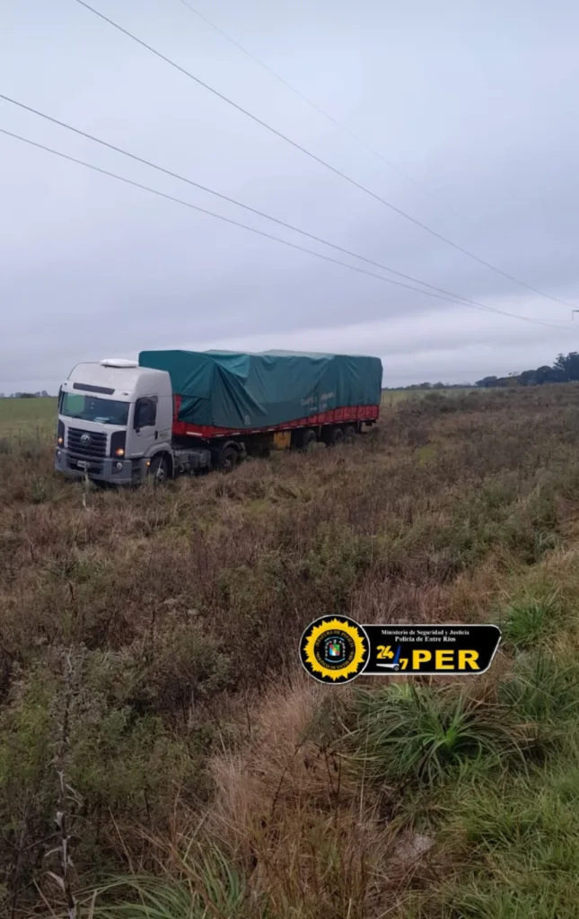 Un camión despistó en Ruta Nacional 18