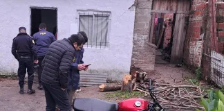 Allanamientos por robo a estación de servicio: detienen a 4 personas y secuestran armas, drogas y una moto