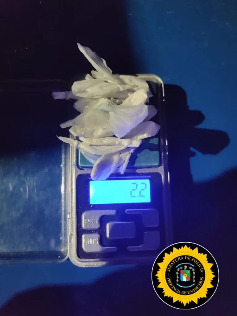 Detienen a una mujer con 14 envoltorios de cocaína en un operativo