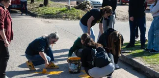 Pintaron una estrella amarilla en memoria de Nélida Chareun