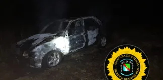 Auto fue consumido por el fuego en Ruta 39 cerca de Villa Mantero