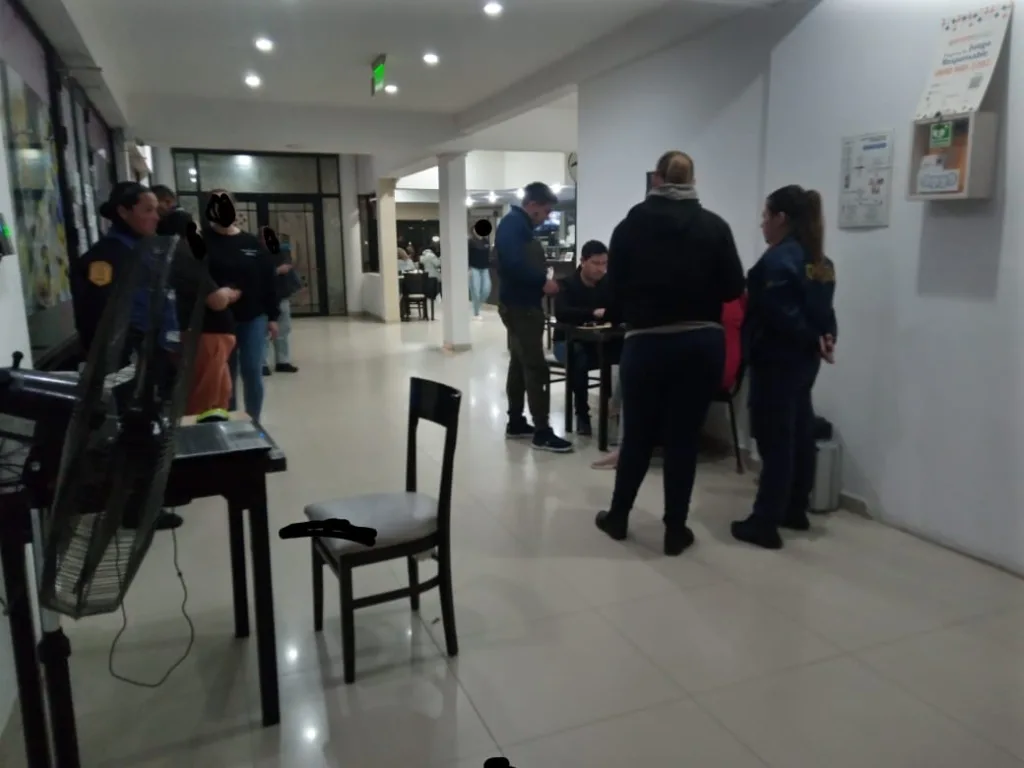 Detienen a mujer correntina en Federación por intento de estafa con billetes falsos en el Casino IAFAS: investiga la Justicia Federal