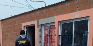 Allanan vivienda y secuestran elementos clave en causa por el robo de una motocicleta