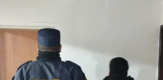 Detenido por desobedecer restricción de acercamiento