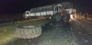 Violento choque entre camión y tractor en Ruta 12: un hombre terminó hospitalizado