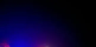 Un auto ardió en llamas cerca del camino a Puerto Ruiz