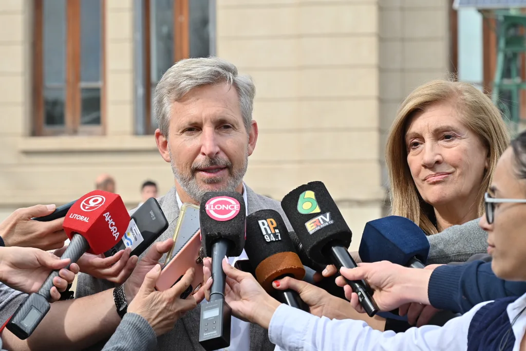 Trabajan en el traspaso de la obra sobre la ruta nacional 12 a la ...