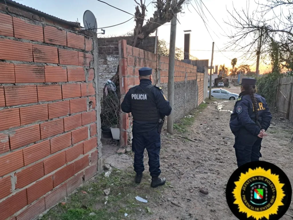 Allanamientos en Concordia: secuestran pistola 9 mm robada y detienen a tres personas