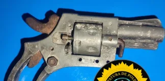 Un menor iba por la vía pública con un arma de fuego, fue identificado por la policía