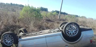 Despiste y vuelco de un automóvil en Ruta 14: Afortunadamente, sin lesionados