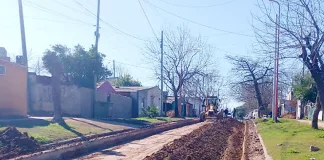En dos barrios comenzaron las obras de pavimentación