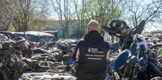 La Municipalidad de Victoria realizó una nueva compactación de vehículos en desuso