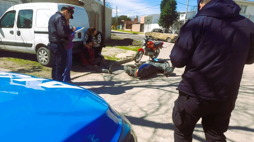 Violento choque frontal entre dos motos en Concepción del Uruguay
