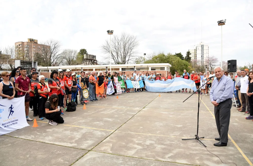 Atletas de 19 provincias compiten en el CEF N°3