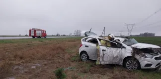 Vuelco en la Autovía 14: un conductor salvó su vida tras despistar bajo la lluvia