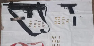 Paraná: secuestraron armas de guerra y un auto robado