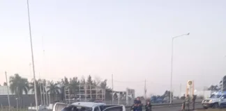 Fatal siniestro vial en la Autovía Artigas: un conductor perdió la vida tras impactar contra un camión