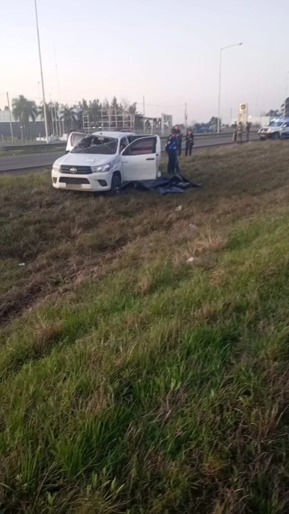 Fatal siniestro vial en la Autovía Artigas: un conductor perdió la vida tras impactar contra un camión