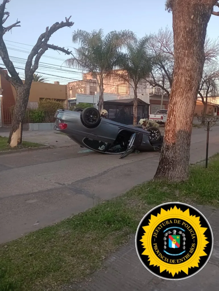 Villaguay: Conductor dio 2,14 de alcoholemia tras volcar su BMW