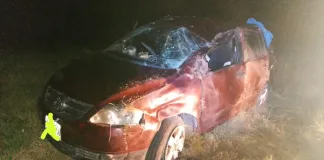 Vuelco en la Autovía 14: un niño y dos adultos hospitalizados tras despiste de un vehículo